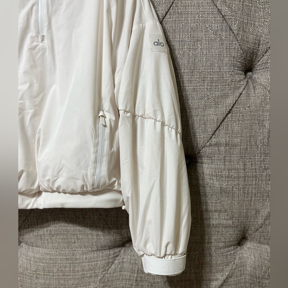 Alo Yoga Cropped Elevation Jacket - Picture 2 of 7